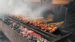 Empat Dekade Menjaga Rasa, Sate Dlamer Indramayu Tetap Jadi Primadona Kuliner