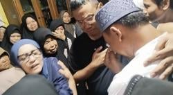 Terkendala Proses Pemulangan Jenazah PMI Ilegal Asal Grobogan, Uya Kuya Biayai Pemulangan