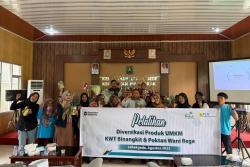 UMKM Lebakgede Didorong Inovasi, Petani Dilatih Bikin Es Krim Buah Naga dan Sirup Terong Belanda