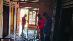 Kebakaran Rumah Kosong di Situbondo Gegerkan Warga, Api Diduga dari Barang Tak Terpakai
