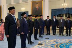 Presiden Prabowo Anugerahkan Pangkat Jenderal Kehormatan kepada Ahmad Dofiri dan Djamari Chaniago