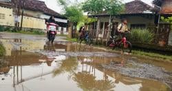 Duh! Jalan Rusak Dekat Rumah Bupati Kudus Baru Diperbaiki 2026, Sekarang Cukup Ditambal Saja