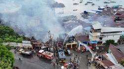 BREAKING NEWS Kebakaran Hebat di Jayapura Utara 26 Rumah Ludes, Kerugian Tembus  Rp4 Miliar
