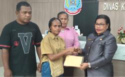 Haru! Pemkot Sorong Tanggung Biaya Pengobatan Bayi Phiten yang Derita Hidrosefalus