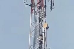 Diduga Curi Perangkat Tower, Remaja di Bandung Panjat dan Ancam Bunuh Diri