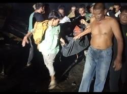Sang Anak Histeris ,Kedua Orang Tua Hangus Terbakar Dalam Kobaran Api di Lhokseumawe
