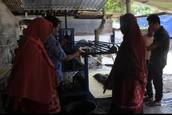 Tim PKM Usahid Bantu Tingkatkan Produktivitas Industri Kreatif Batik di Semarang, Ini Yang Dilakukan