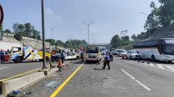 Kecelakaan di Tol Cipularang, 2 Bus Tabrak Mobil Derek Jasa Marga, 1 Orang Luka Berat