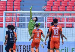 Hasil Persela vs Kendal Tornado: Skor Kacamata di Stadion Jatidiri