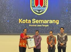 Terbaik dalam Transformasi Digital, Kota Semarang Boyong Penghargaan GM-DTGI Award 2025