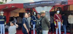 Desainer Ikonik Wong Hang Tampilkan Mode Seragam Istana di Pameran Alutsista TNI