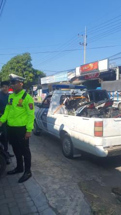 Braaaaakkk !! Kecelakaan Maut 2 Motor Bertabrakan, 1 Tewas dan Dua Luka-Luka