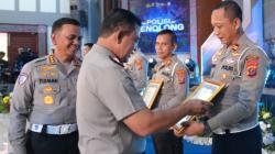 Bikin Bangga Labusel, Ps Kasat Lantas Iptu Sumardi Raih Penghargaan dari Kapolda Sumut