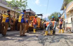 Pemkab Kuningan Gelontorkan Rp58,2 Miliar Perbaiki Jalan Rusak