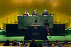 Momen Macron Kepalkan Tangan usai Prabowo Pidato soal Palestina di Markas PBB