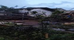 BREAKING NEWS: Hujan Angin Porak Porandakan Kawasan Griya Salak Asri Ciampea Bogor, Dua Orang Luka