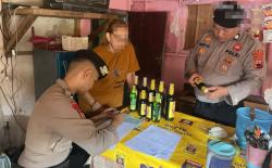 Sat Samapta Polres Pekalongan Sita Puluhan Botol Miras dari Sejumlah Warung dan Kafe