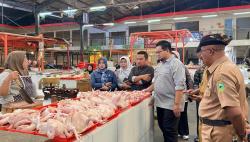 Harga Cabai dan Daging Ayam Melonjak, DPRD Kuningan Turun Pantau Pasar