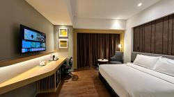 Superior Cozy & Deluxe Comfy, Wajah Baru Brits Hotel Karawang