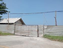 Diduga Terkait Utang, Pintu Gerbang Batching Plant PT BBS di Cihara Digembok Pengusaha