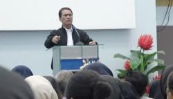 Hadir di Unhas, Mentan Amran Ajak Generasi Muda Jadi Motor Kebangkitan Pertanian Indonesia