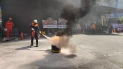 PLN Gelar Sertifikasi Pemadam Kebakaran, Pastikan Proyek Kelistrikan di Kaltim Aman