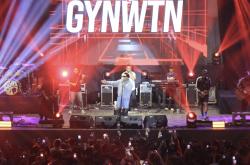 Guyon Waton Guncang Surabaya, Ribuan Penonton Ambyar Dengan Lagu Melo Ala Wirang