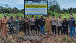 Polres Inhil Pasang Plang Peringatan Karhutla di Tanjung Pidada