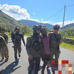 Jaringan Pemasok Senjata untuk KKB Terungkap, Dua Pelaku Ditangkap di Puncak Jaya