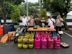 Polisi Ungkap Sindikat Pengoplosan Gas LPG di Pinang, Dua Pelaku Diringkus!