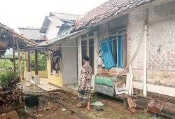 Puting Beliung Terjang Cianjur, 34 Rumah Rusak dan Warga Menjerit Butuh Bantuan Material