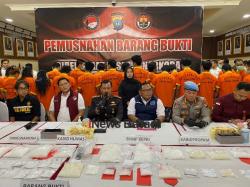 Polda Kepri Bakar 9 Kg Sabu dan Ribuan Ekstasi, 28 Tersangka Ditangkap
