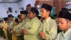 Ribuan Santri Pondok Durisawo Ponorogo Doa Bersama Untuk Korban Pesantren Al Khoziny