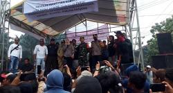 Anggota DPRD Bogor Siti Aisyah Temui Massa Aksi Damai Tolak Penutupan Tambang di Cigudeg