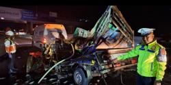 Kecelakaan Maut di Tol Cipali KM 90+400, Satu Tewas Usai Pick Up Tabrak Truk Tronton
