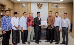 Rp500 Juta Zakat Bank Aceh Tiba di Meja Bupati, Sibral Malasyi Pastikan Tak Ada yang Melenceng