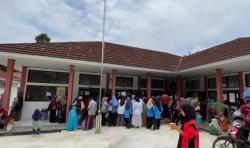 Orangtua Siswa di Lebak Antar Anak ke Sekolah Rakyat dengan Tangis Bahagia