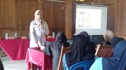 Cegah Keracunan, Dinkesda Blora Latih Penjamah Makanan di SPPG