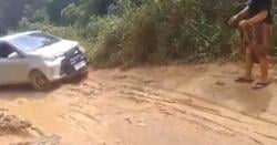 Jalan Rusak di Lebak Banten, Warga Resah hingga Ambulans Sulit Lewat