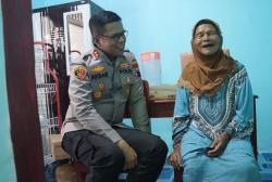 Polres Purbalingga Peduli Nasib Lansia di Panusupan, Perbaiki Rumah Hingga Bantu Bahan Makanan