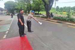 Kecelakaan di Depok: Diduga Mengantuk, Pemotor Kritis Usai Kecelakaan Tunggal di Jalan Juanda
