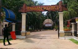 Cocok Buat Lepas Penat Usai Kerja: 5 Tempat Lari Malam di Tangerang Selatan