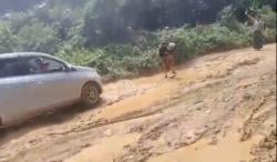 Parah! Jalan 20 Km di Lebak Rusak, Warga Terisolasi, Pemkab Janji Perbaiki Bertahap