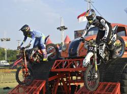 M Zidane Tantang Asep Lukman di Babak Final Trial Game Dirt 2025 Bandung
