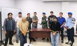 Petugas Bandara SSK Pekanbaru dan TNI AU Gagalkan Penyelundupan 2 Kg Sabu, Dua Wanita Diamankan