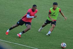 Aji Santoso Waspadai Persipura, Persela Tanpa Kipuw dan Hendro Siswanto