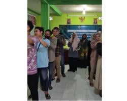 Viral ! Yel-Yel Pernikahan Pijit-pijitan di KUA, Tuai Kontroversi
