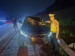 Pajero Tabrak Truk Gandeng di Tol Batang–Semarang, 1 Luka Berat