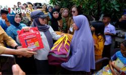 Peduli Warganya, Bupati Gowa Bagikan Bantuan untuk Korban Puting Beliung