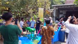 Atasi Krisis Pakan dan Pupuk, UMNU Kebumen Latih Petani Sendangdalem Terapkan Teknologi Silase